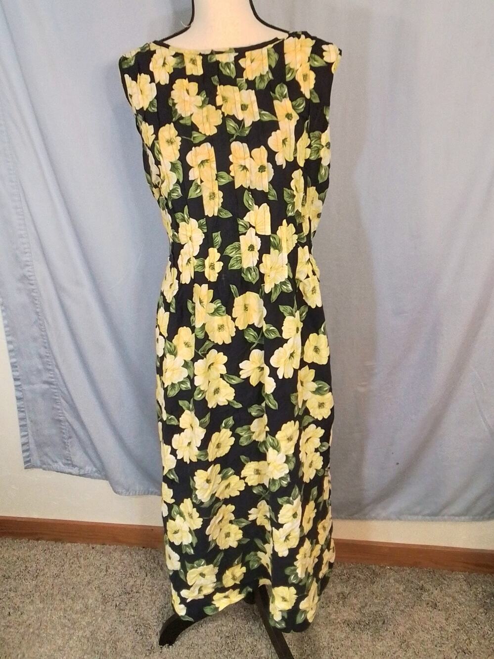 Jamie Brooke sleeveless  floral dress yellow on black